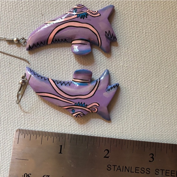 Funky fish lightweight dangle earrings purple - Picture 4 of 7